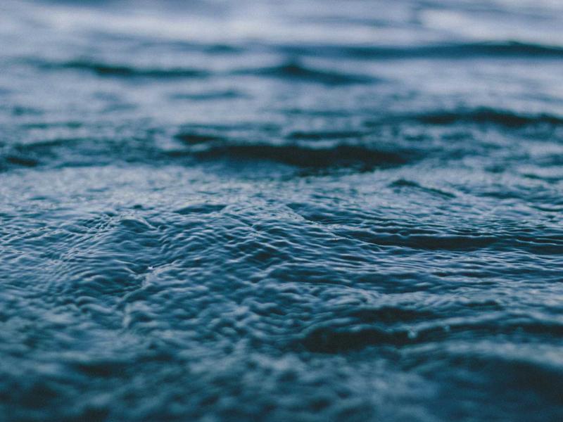 百年孤独<br>yxepqio.cn 马孔多雨季